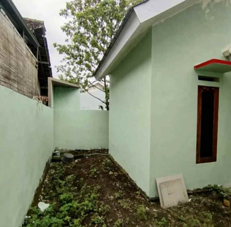 dijual rumah sidomoyo