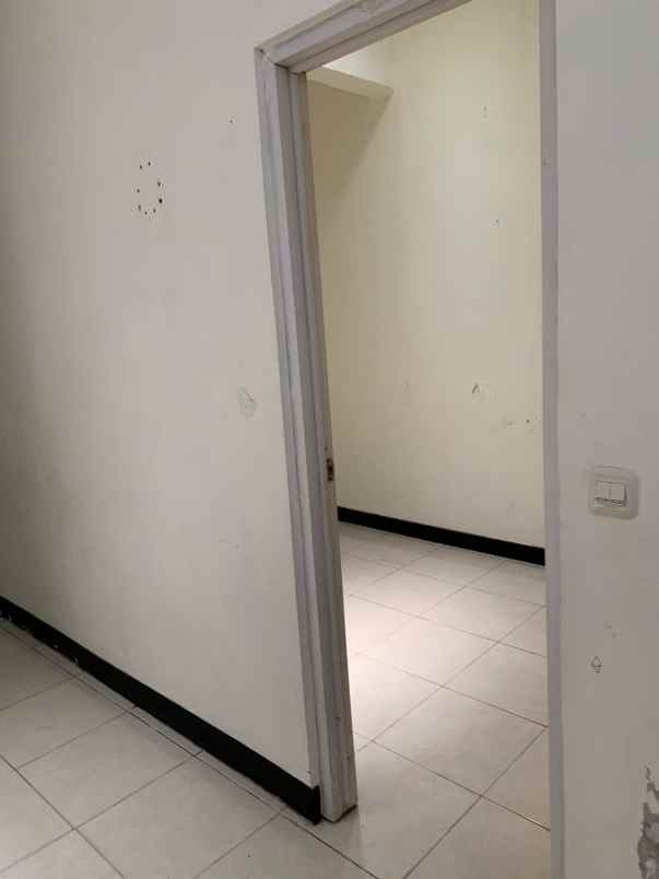 dijual rumah simpang darmo permai