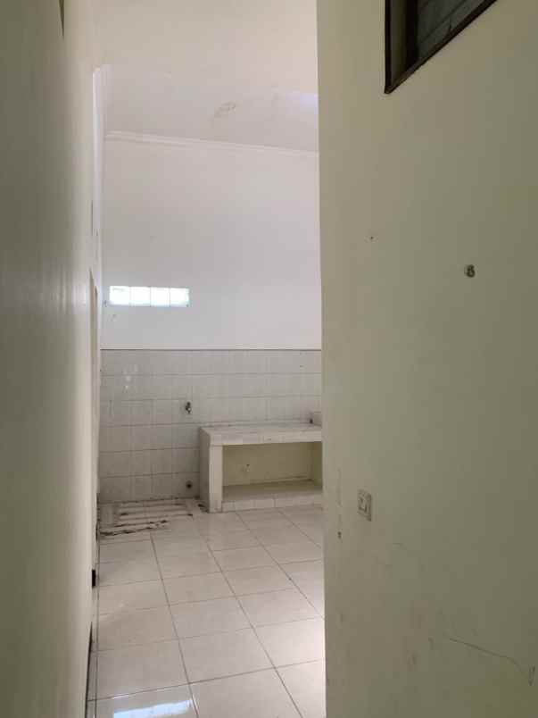 dijual rumah simpang darmo permai