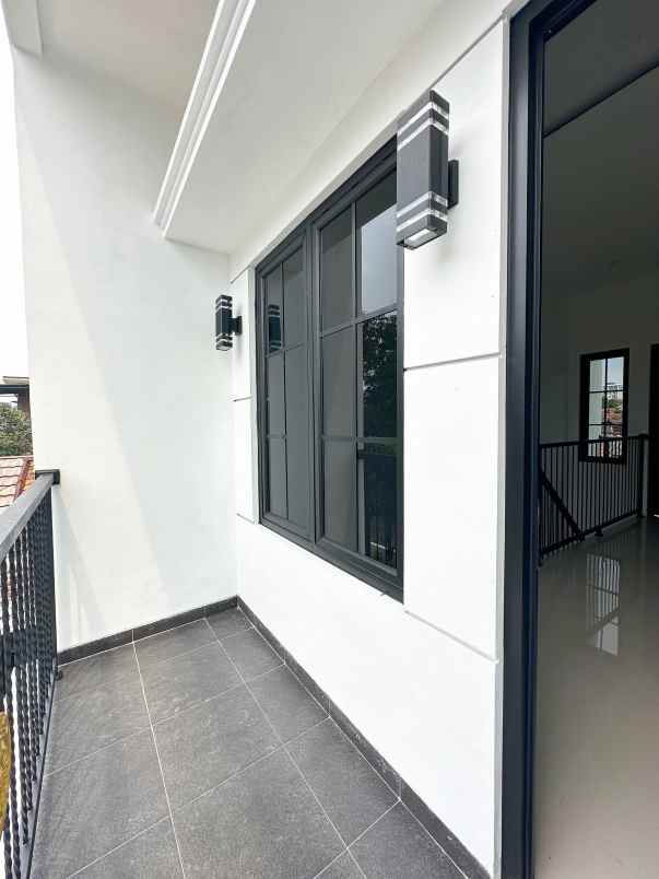 dijual rumah srengseng sawah