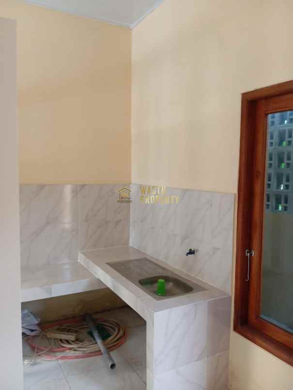 dijual rumah srimartani