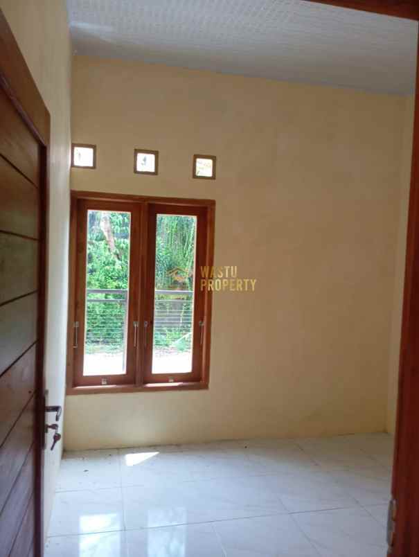 dijual rumah srimartani