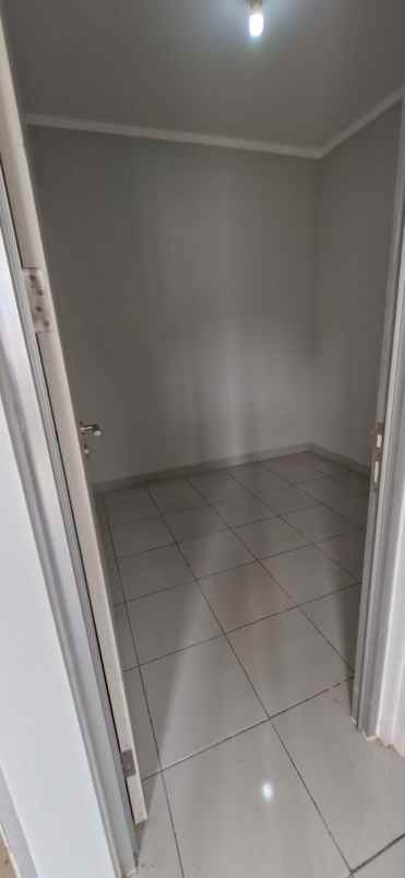 dijual rumah srimaya residence