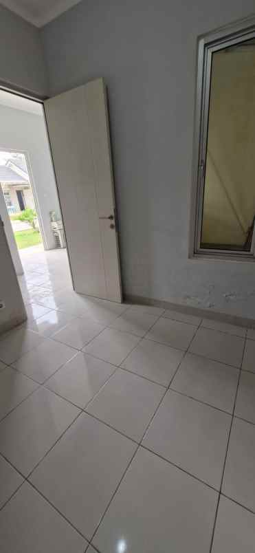 dijual rumah srimaya residence