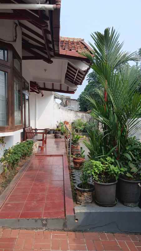 dijual rumah strategis di tanah kusir jakarta selatan