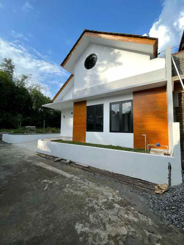 dijual rumah sukoharjo ngaglik sleman