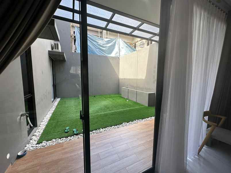 dijual rumah suvarna sutera tangerang