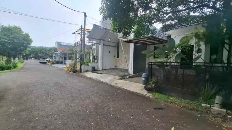 dijual rumah taman besakih sentul city