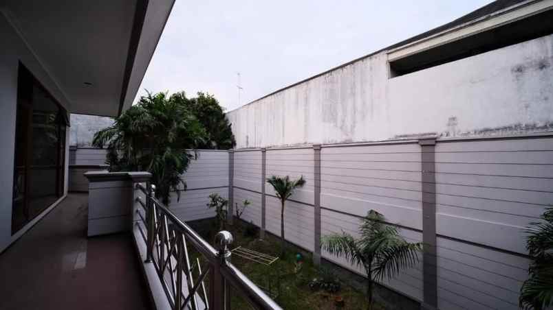 dijual rumah taman hunian satelit