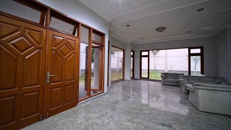 dijual rumah taman hunian satelit