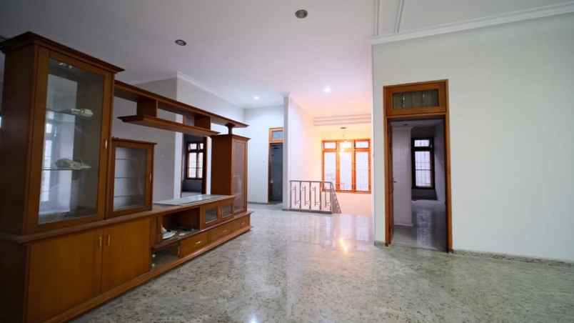 dijual rumah taman hunian satelit