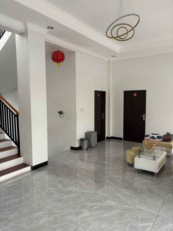 dijual rumah taman rahayu