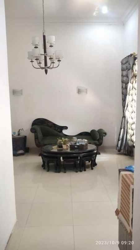 dijual rumah taman sepat kebgusan