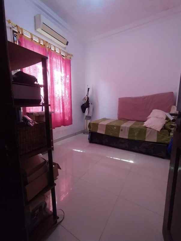 dijual rumah taman sepat kebgusan