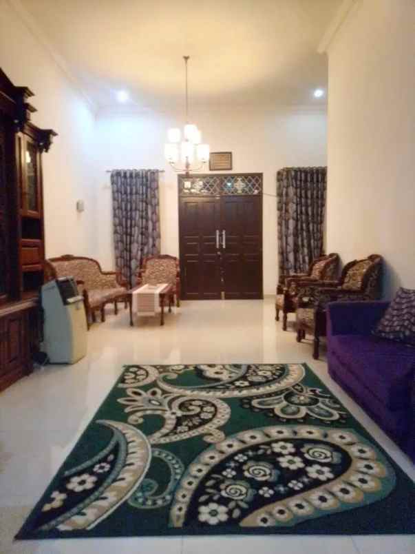 dijual rumah taman sepat kebgusan