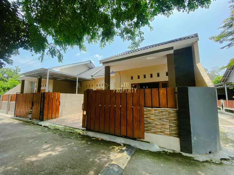 dijual rumah tamanmartani kalasan