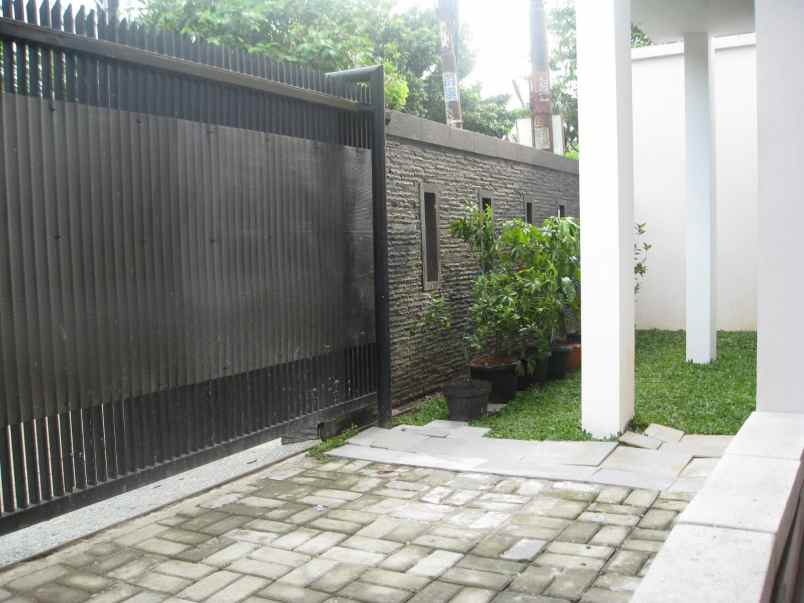 dijual rumah tanjung barat