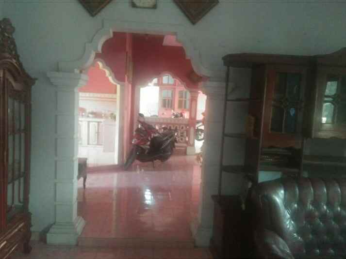 dijual rumah tepi jalan raya kraton