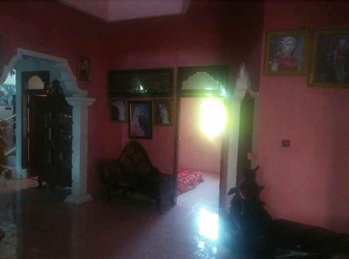 dijual rumah tepi jalan raya kraton