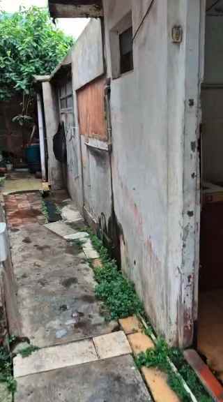 dijual rumah tomang