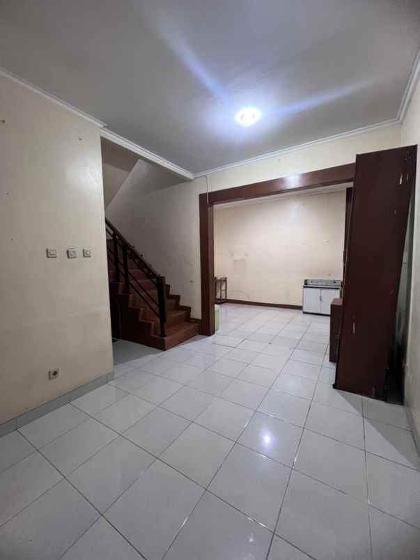 dijual rumah townhouse balleza antapani