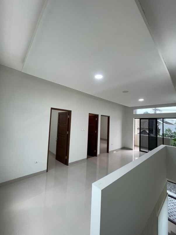 dijual rumah utara terminal