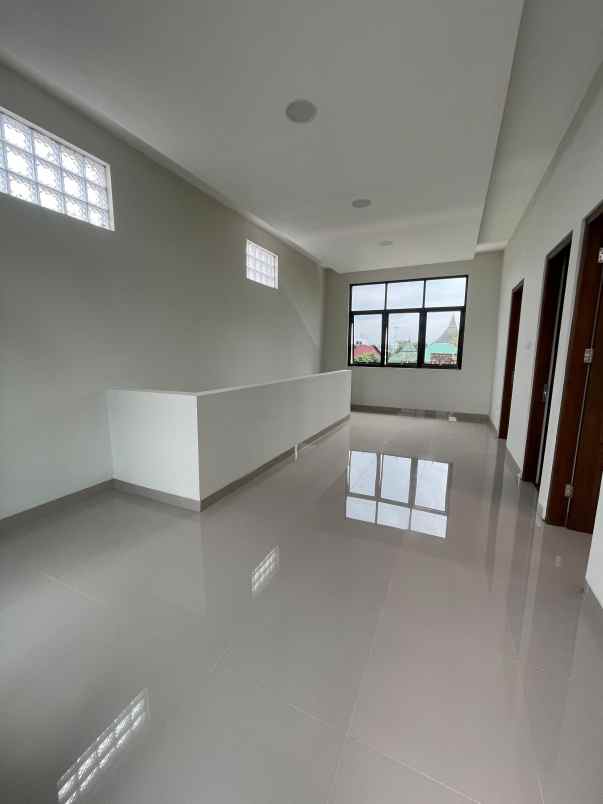 dijual rumah utara terminal