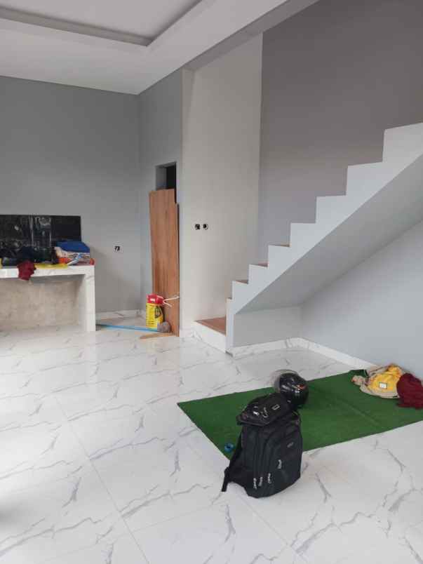 dijual rumah villa tropis dago