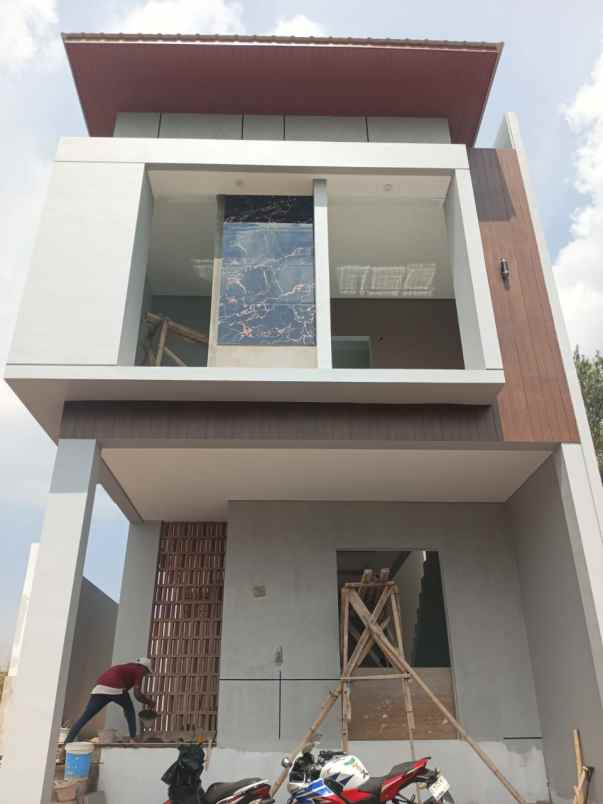 dijual rumah villa tropis dago