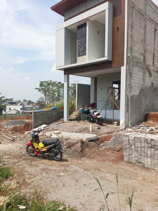 dijual rumah villa tropis dago