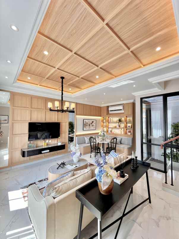 dijual rumah white house dian istana