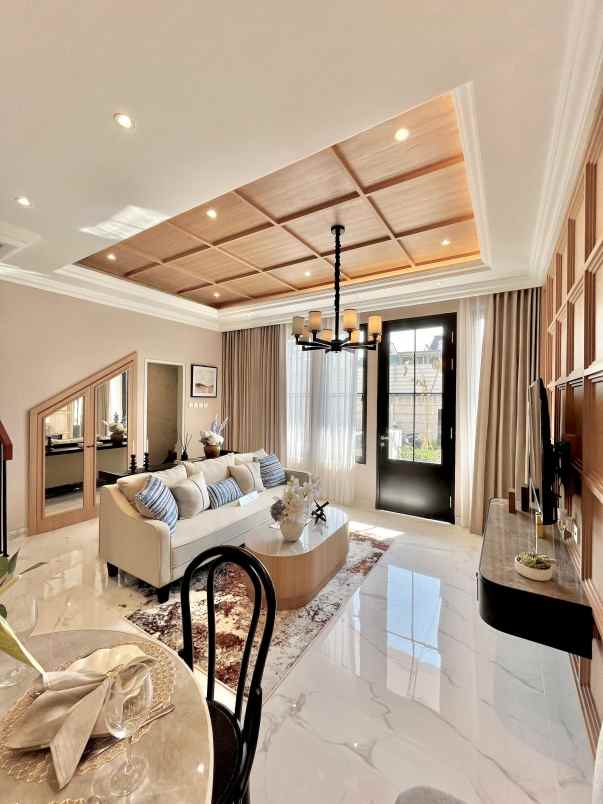 dijual rumah white house dian istana