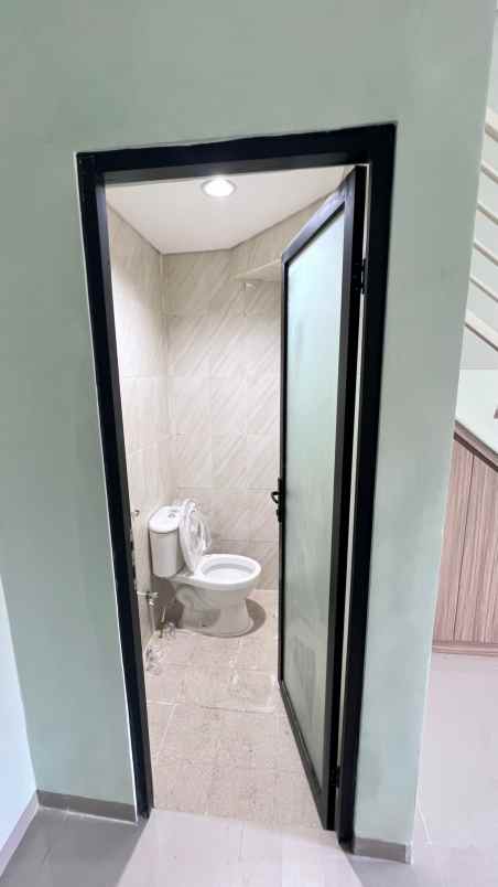 dijual rumah wisma tirta agung