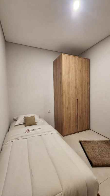 dijual townhouse modern tropis di cinangka pondok cabe