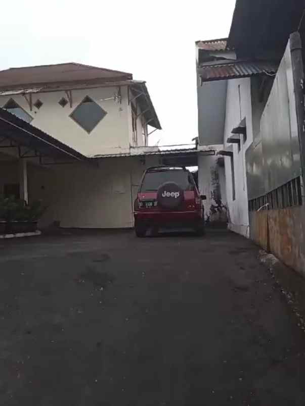 dijual villa tawangmangu karanganyar