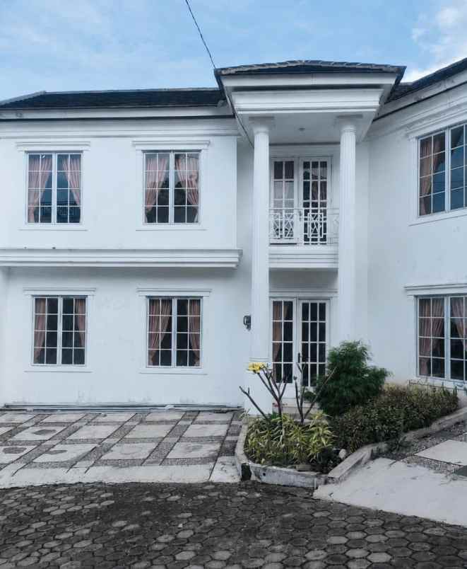 dijual villa villa blessing hills cipanas