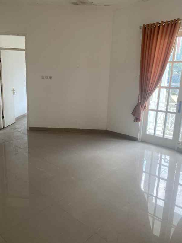 dijual villa villa blessing hills cipanas