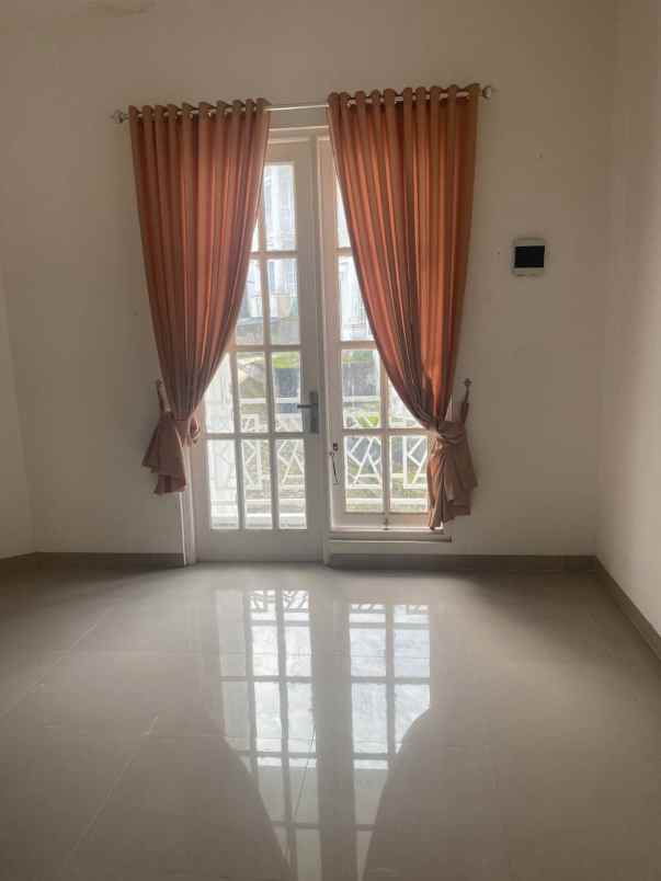 dijual villa villa blessing hills cipanas