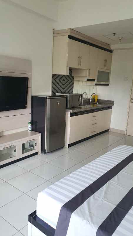 disewakan apartemen ciputra berkeley