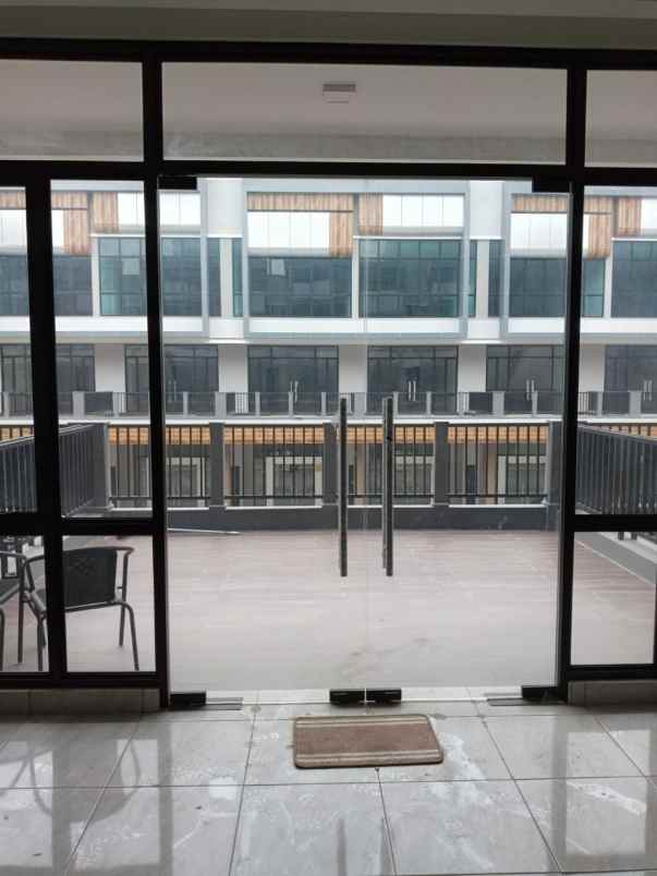 disewakan ruko crystal commercial summarecon bekasi