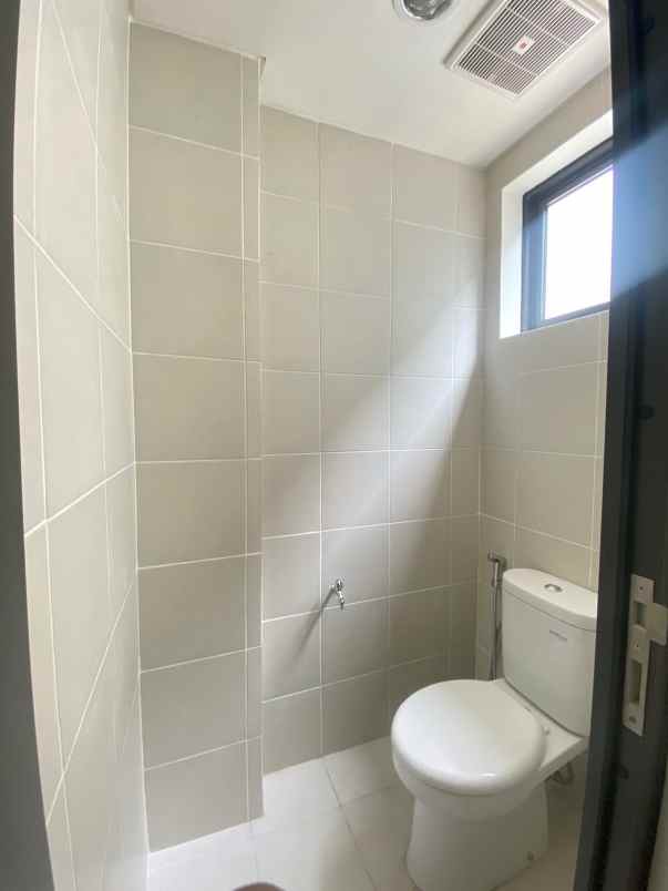 disewakan ruko gudang kantor metland menteng cakung