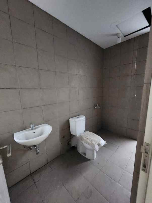 disewakan rumah di perumahan jivana tropodo sidoarjo