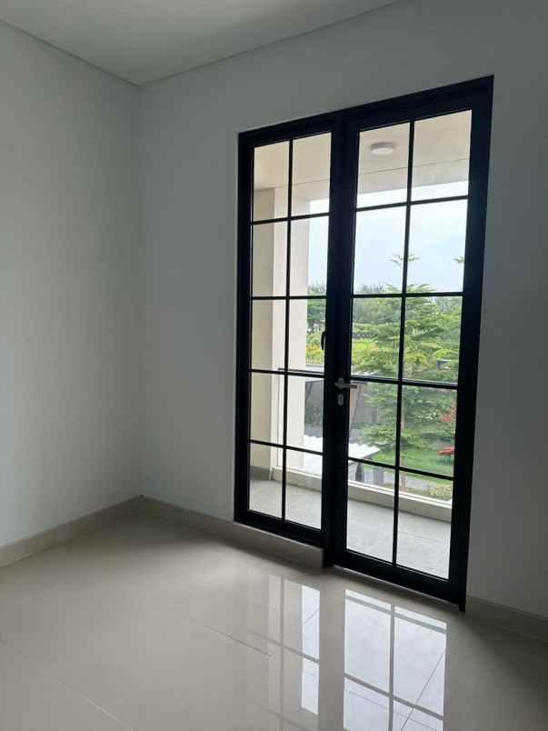 disewakan rumah pantai mentari