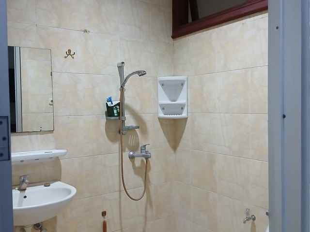 disewakan rumah simpang darmo permai utara