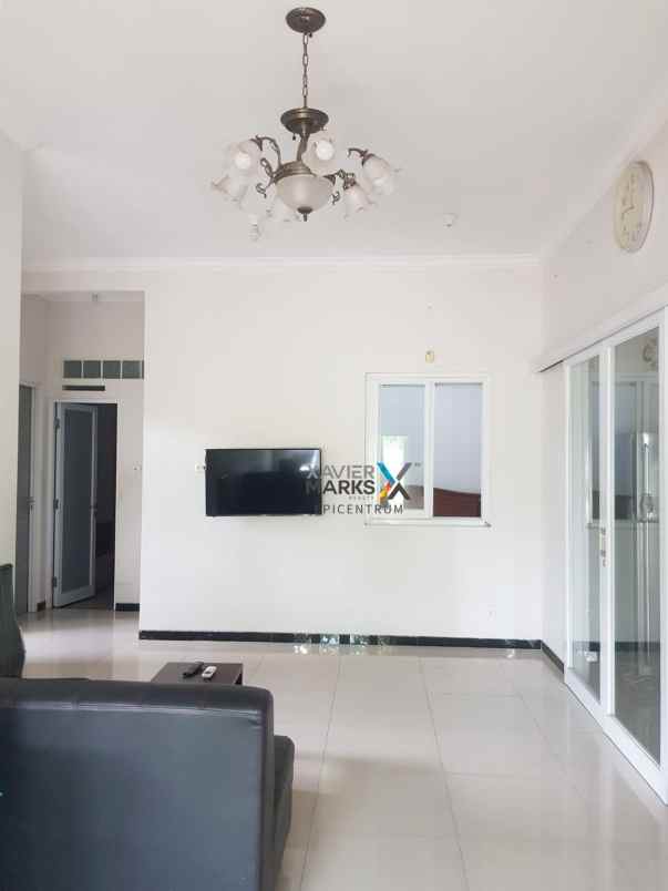 disewakan rumah sukolilo dian regency 2 furnished