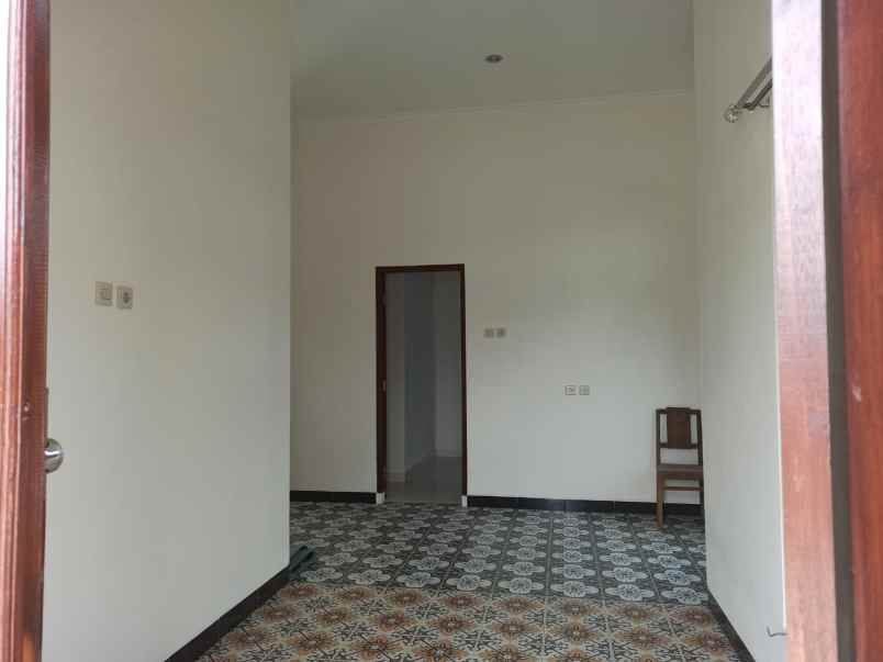 jual murah rumah besar tanah luas di prambanan klaten