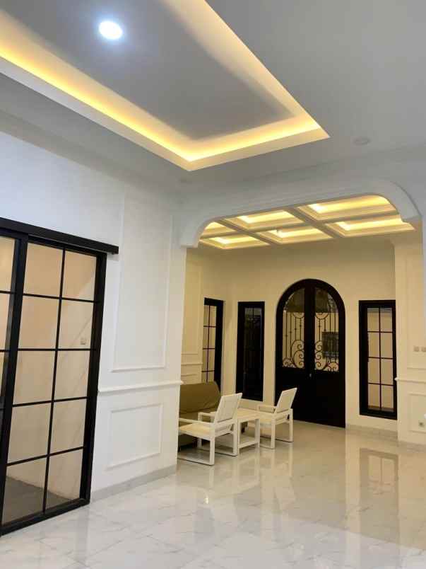 jual rumah baru mewah ada kolam renang joglo jak bar