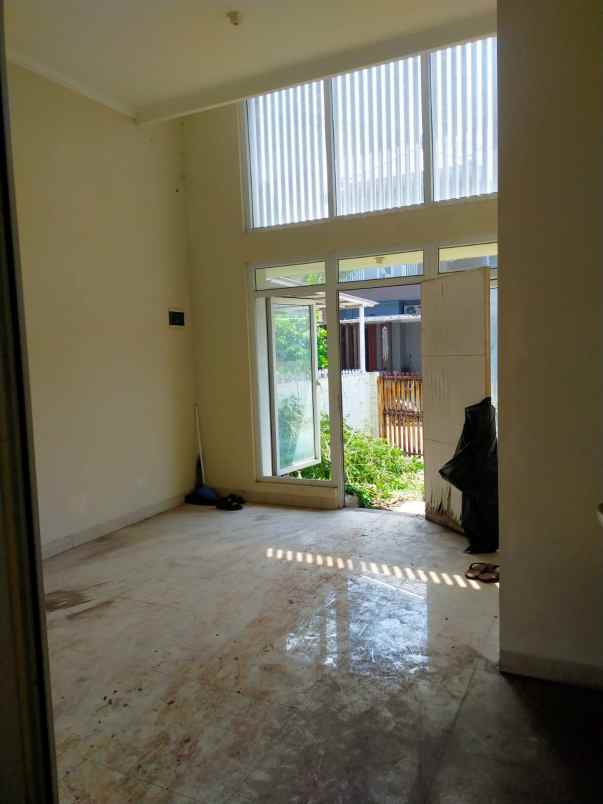jual rumah bukit golf riverside cibubur perlu renovasi