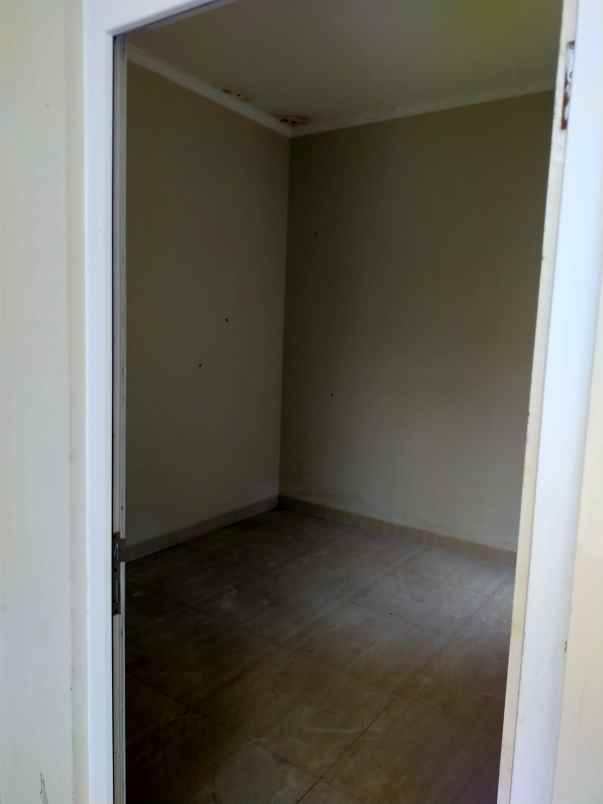 jual rumah bukit golf riverside cibubur perlu renovasi