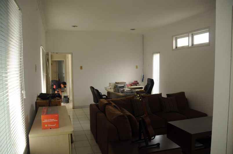jual rumah di pejaten barat jakarta selatan shm